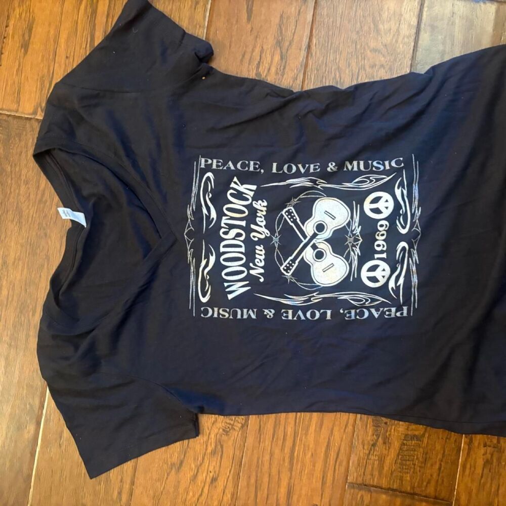 Next-level Women's Black and Grey T-shirt